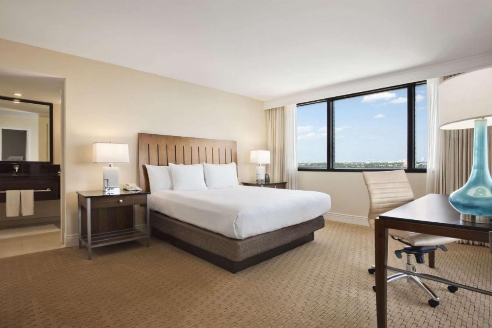 Hilton Miami Airport Blue Lagoon
