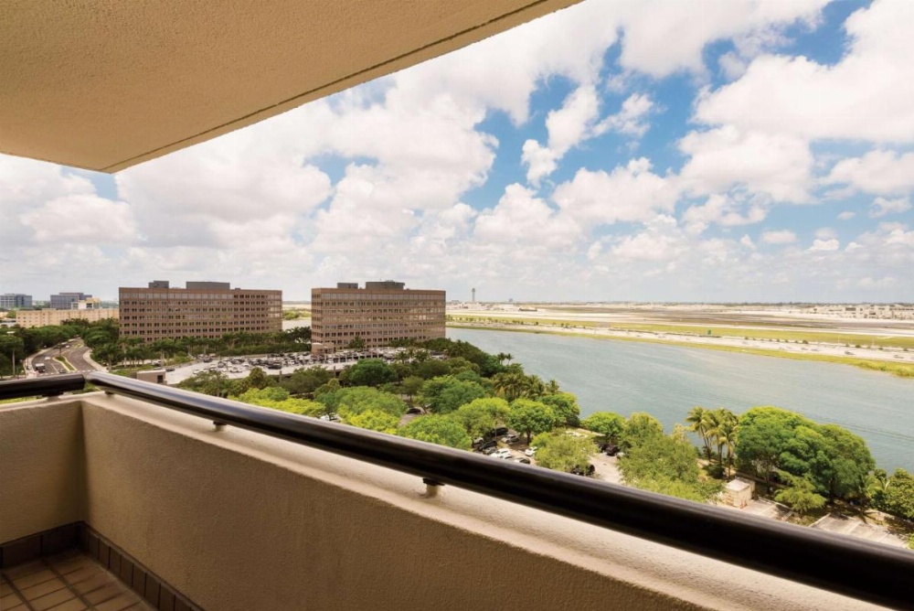 Hilton Miami Airport Blue Lagoon Image 49