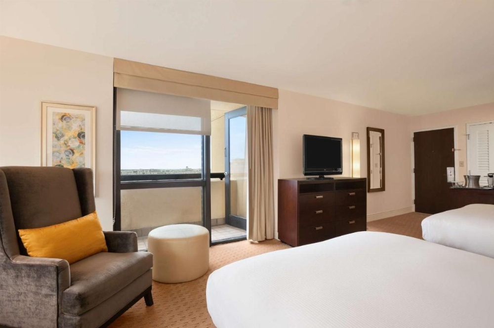 Hilton Miami Airport Blue Lagoon